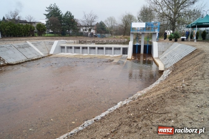 Zdjęcie w galerii na portalu naszraciborz.pl: W Nędzy oficjalnie otwarto jaz na rzece Suminie wiadomości z regionu