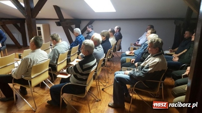 Zdjęcie w galerii na portalu naszraciborz.pl: Debata na temat map zagrożeń z udziałem kuźniańskich policjantów  wiadomości z regionu