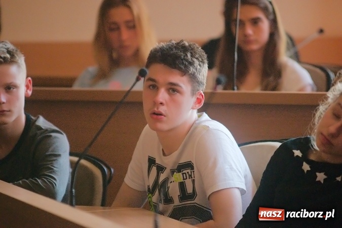 Zdjęcie w galerii na portalu naszraciborz.pl: Królowa sportu w godnych warunkach. Konsultacje w Urzędzie Miasta wiadomości z regionu