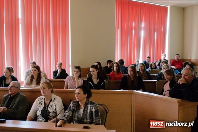 Zdjęcie w galerii na portalu naszraciborz.pl: Królowa sportu w godnych warunkach. Konsultacje w Urzędzie Miasta wiadomości z regionu