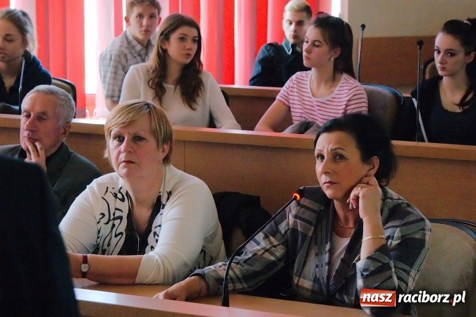 Zdjęcie w galerii na portalu naszraciborz.pl: Królowa sportu w godnych warunkach. Konsultacje w Urzędzie Miasta wiadomości z regionu