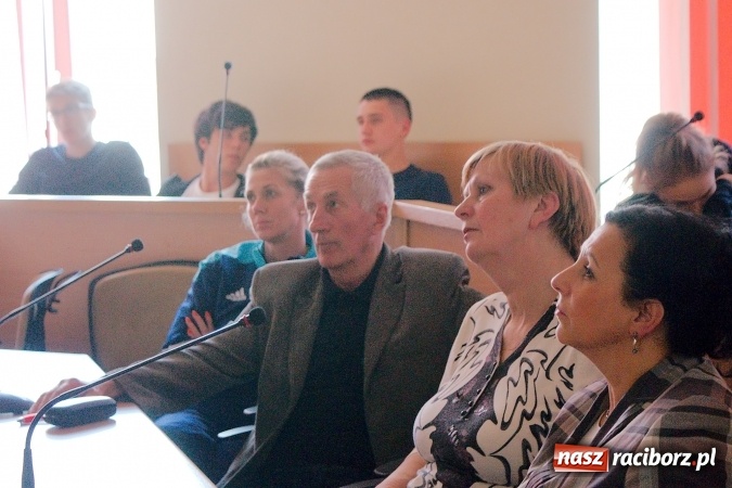 Zdjęcie w galerii na portalu naszraciborz.pl: Królowa sportu w godnych warunkach. Konsultacje w Urzędzie Miasta wiadomości z regionu
