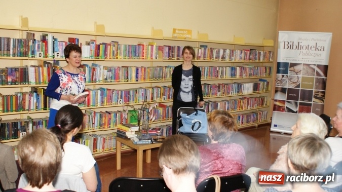 Zdjęcie w galerii na portalu naszraciborz.pl: Co czytać wiosną?, czyli wiosenny przegląd nowości z dr Anną Marchewką  wiadomości z regionu