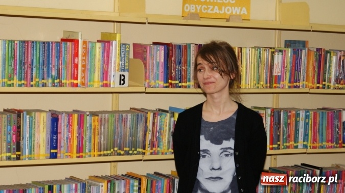 Zdjęcie w galerii na portalu naszraciborz.pl: Co czytać wiosną?, czyli wiosenny przegląd nowości z dr Anną Marchewką  wiadomości z regionu