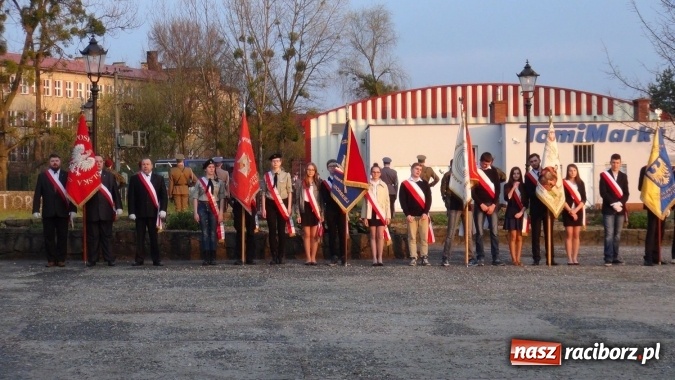 Zdjęcie w galerii na portalu naszraciborz.pl: Międzynarodowy Dzień Pamięci Ofiar Katynia. Apel Poległych w Kuźni Raciborskiej wiadomości z regionu