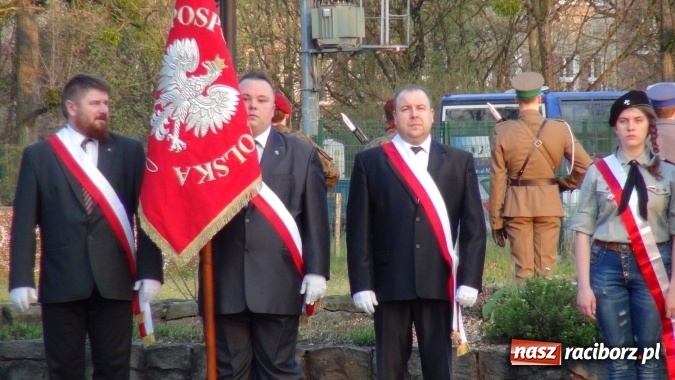Zdjęcie w galerii na portalu naszraciborz.pl: Międzynarodowy Dzień Pamięci Ofiar Katynia. Apel Poległych w Kuźni Raciborskiej wiadomości z regionu
