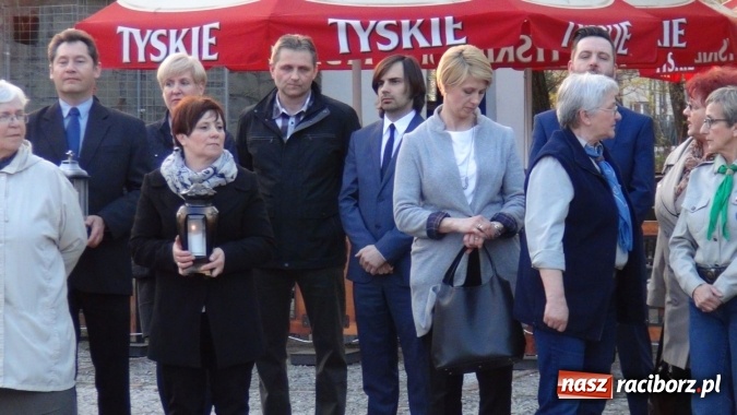Zdjęcie w galerii na portalu naszraciborz.pl: Międzynarodowy Dzień Pamięci Ofiar Katynia. Apel Poległych w Kuźni Raciborskiej wiadomości z regionu