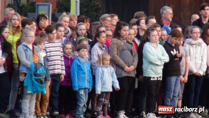 Zdjęcie w galerii na portalu naszraciborz.pl: Międzynarodowy Dzień Pamięci Ofiar Katynia. Apel Poległych w Kuźni Raciborskiej wiadomości z regionu