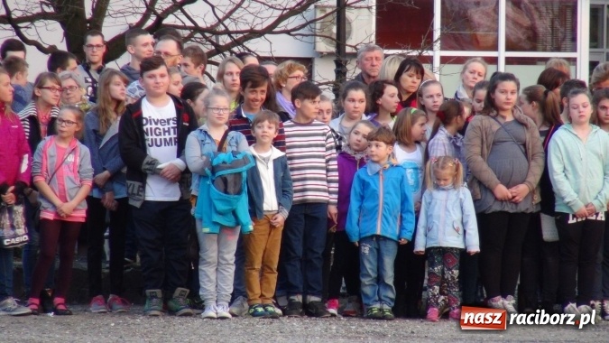 Zdjęcie w galerii na portalu naszraciborz.pl: Międzynarodowy Dzień Pamięci Ofiar Katynia. Apel Poległych w Kuźni Raciborskiej wiadomości z regionu