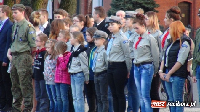 Zdjęcie w galerii na portalu naszraciborz.pl: Międzynarodowy Dzień Pamięci Ofiar Katynia. Apel Poległych w Kuźni Raciborskiej wiadomości z regionu