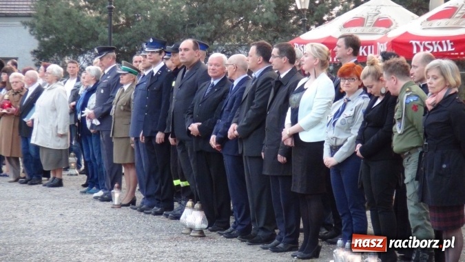 Zdjęcie w galerii na portalu naszraciborz.pl: Międzynarodowy Dzień Pamięci Ofiar Katynia. Apel Poległych w Kuźni Raciborskiej wiadomości z regionu