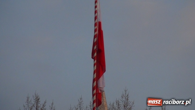 Zdjęcie w galerii na portalu naszraciborz.pl: Międzynarodowy Dzień Pamięci Ofiar Katynia. Apel Poległych w Kuźni Raciborskiej wiadomości z regionu