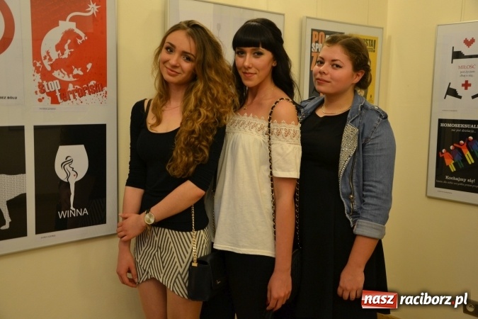 Zdjęcie w galerii na portalu naszraciborz.pl: Życie nie może odbyć się bez Ciebie – wystawa plakatu uczniów Ekonomika na zamku  wiadomości z regionu