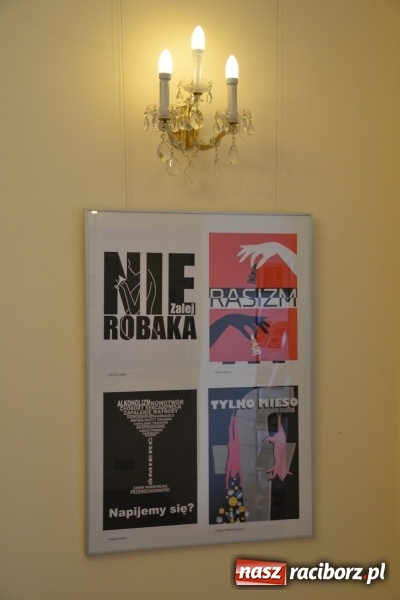 Zdjęcie w galerii na portalu naszraciborz.pl: Życie nie może odbyć się bez Ciebie – wystawa plakatu uczniów Ekonomika na zamku  wiadomości z regionu