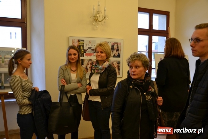 Zdjęcie w galerii na portalu naszraciborz.pl: Życie nie może odbyć się bez Ciebie – wystawa plakatu uczniów Ekonomika na zamku  wiadomości z regionu