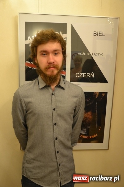 Zdjęcie w galerii na portalu naszraciborz.pl: Życie nie może odbyć się bez Ciebie – wystawa plakatu uczniów Ekonomika na zamku  wiadomości z regionu