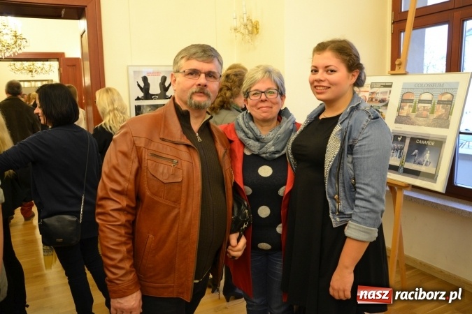 Zdjęcie w galerii na portalu naszraciborz.pl: Życie nie może odbyć się bez Ciebie – wystawa plakatu uczniów Ekonomika na zamku  wiadomości z regionu