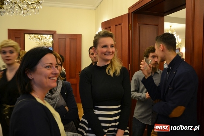 Zdjęcie w galerii na portalu naszraciborz.pl: Życie nie może odbyć się bez Ciebie – wystawa plakatu uczniów Ekonomika na zamku  wiadomości z regionu