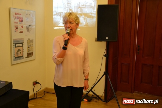 Zdjęcie w galerii na portalu naszraciborz.pl: Życie nie może odbyć się bez Ciebie – wystawa plakatu uczniów Ekonomika na zamku  wiadomości z regionu