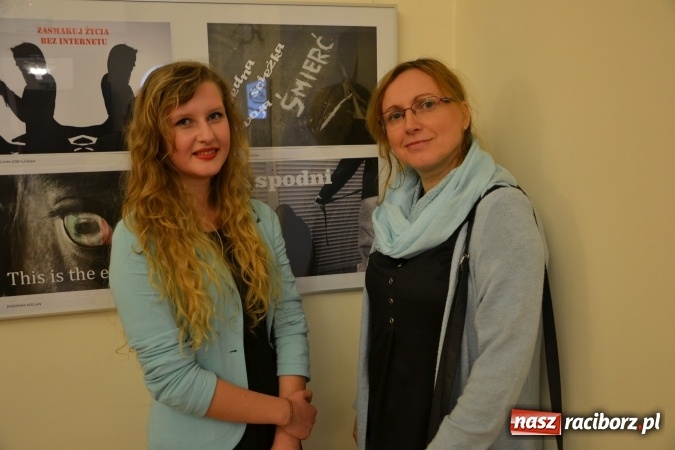 Zdjęcie w galerii na portalu naszraciborz.pl: Życie nie może odbyć się bez Ciebie – wystawa plakatu uczniów Ekonomika na zamku  wiadomości z regionu