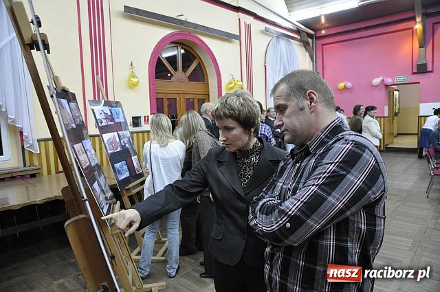 Zdjęcie w galerii na portalu naszraciborz.pl: Promocja książek o KRZANOWICACH wiadomości z regionu