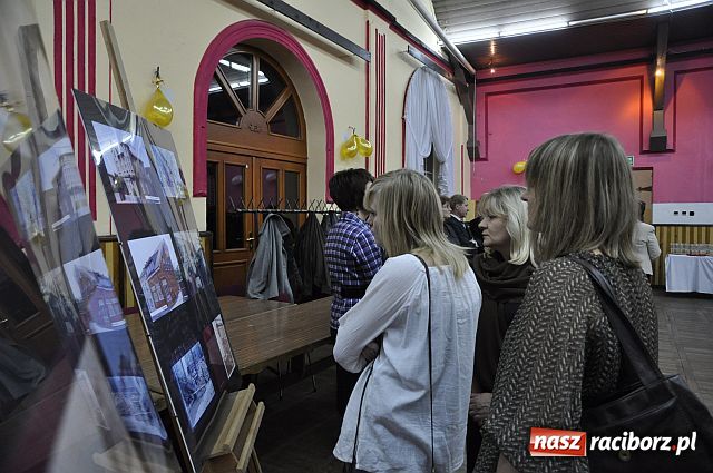 Zdjęcie w galerii na portalu naszraciborz.pl: Promocja książek o KRZANOWICACH wiadomości z regionu