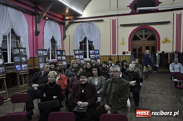 Zdjęcie w galerii na portalu naszraciborz.pl: Promocja książek o KRZANOWICACH wiadomości z regionu