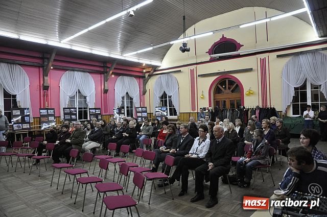 Zdjęcie w galerii na portalu naszraciborz.pl: Promocja książek o KRZANOWICACH wiadomości z regionu