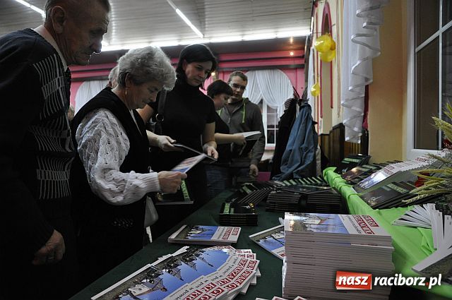Zdjęcie w galerii na portalu naszraciborz.pl: Promocja książek o KRZANOWICACH wiadomości z regionu