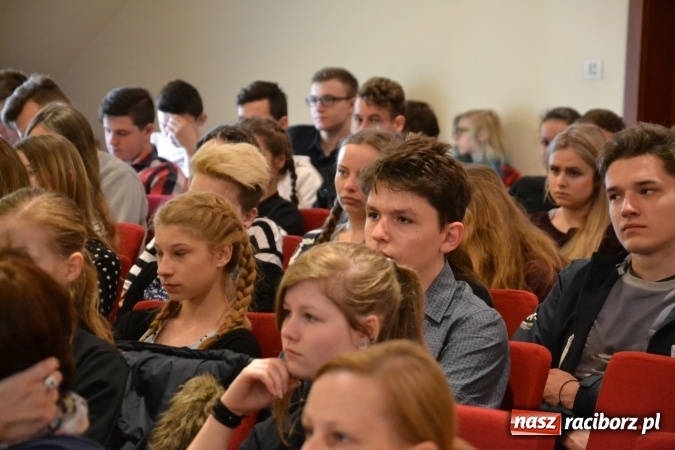 Zdjęcie w galerii na portalu naszraciborz.pl: 7. Przegląd filmowy Echa Katynia za nami  wiadomości z regionu