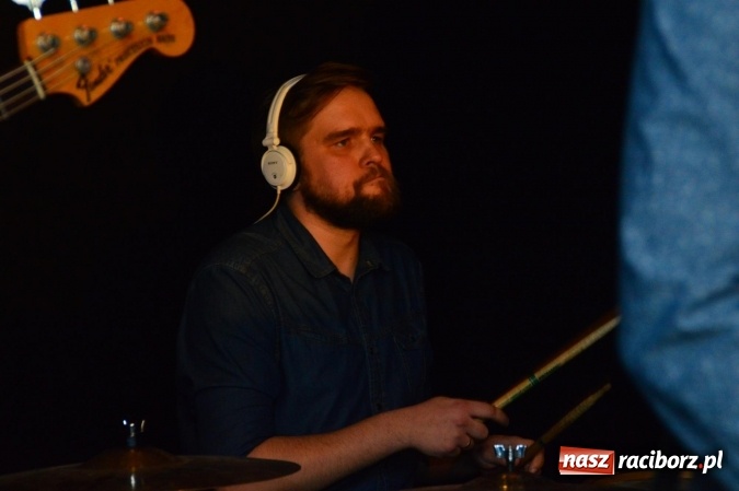 Zdjęcie w galerii na portalu naszraciborz.pl: Samołyk i Kurczat na Końcu Świata wiadomości z regionu