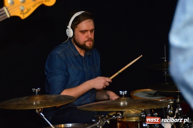 Zdjęcie w galerii na portalu naszraciborz.pl: Samołyk i Kurczat na Końcu Świata wiadomości z regionu