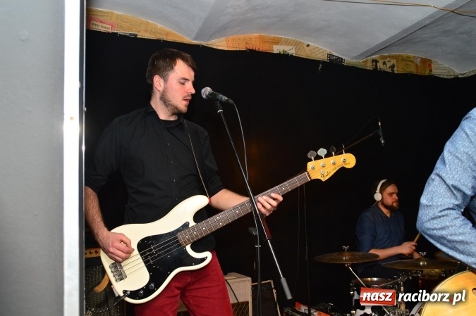 Zdjęcie w galerii na portalu naszraciborz.pl: Samołyk i Kurczat na Końcu Świata wiadomości z regionu