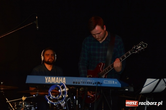 Zdjęcie w galerii na portalu naszraciborz.pl: Samołyk i Kurczat na Końcu Świata wiadomości z regionu