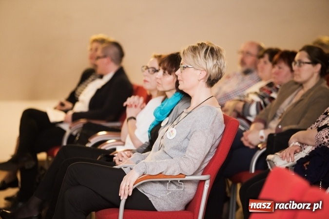 Zdjęcie w galerii na portalu naszraciborz.pl: Na Zamku Piastowskim trwa konferencja na temat autyzmu wiadomości z regionu
