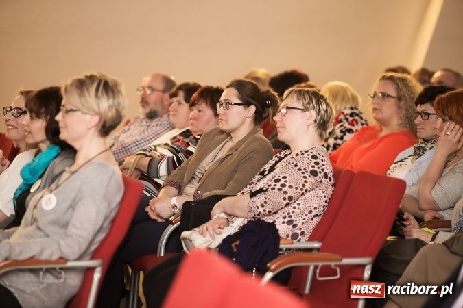 Zdjęcie w galerii na portalu naszraciborz.pl: Na Zamku Piastowskim trwa konferencja na temat autyzmu wiadomości z regionu