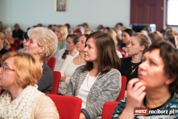 Zdjęcie w galerii na portalu naszraciborz.pl: Na Zamku Piastowskim trwa konferencja na temat autyzmu wiadomości z regionu
