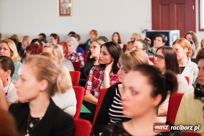 Zdjęcie w galerii na portalu naszraciborz.pl: Na Zamku Piastowskim trwa konferencja na temat autyzmu wiadomości z regionu
