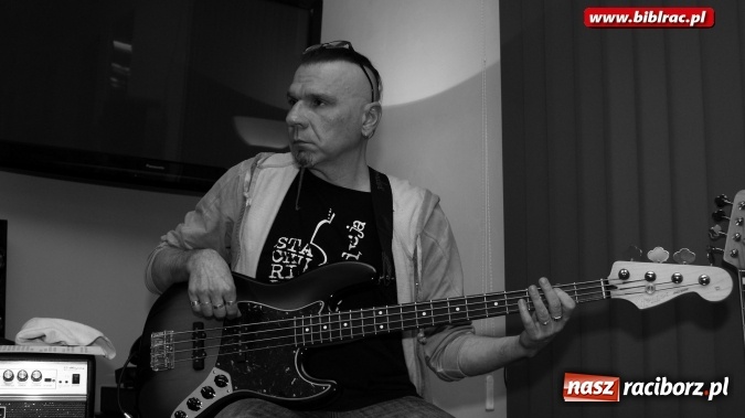 Zdjęcie w galerii na portalu naszraciborz.pl: Perspektywa Okolicy zagrała w bibliotece wiadomości z regionu