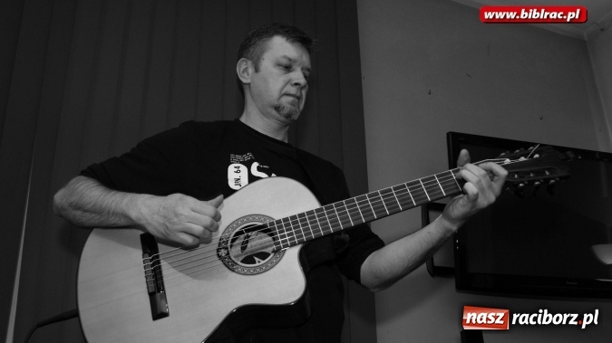 Zdjęcie w galerii na portalu naszraciborz.pl: Perspektywa Okolicy zagrała w bibliotece wiadomości z regionu