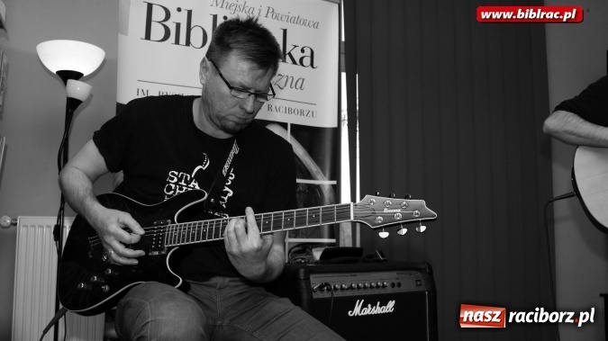 Zdjęcie w galerii na portalu naszraciborz.pl: Perspektywa Okolicy zagrała w bibliotece wiadomości z regionu