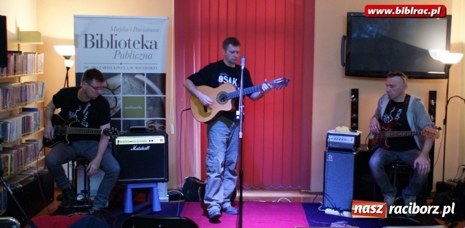 Zdjęcie w galerii na portalu naszraciborz.pl: Perspektywa Okolicy zagrała w bibliotece wiadomości z regionu