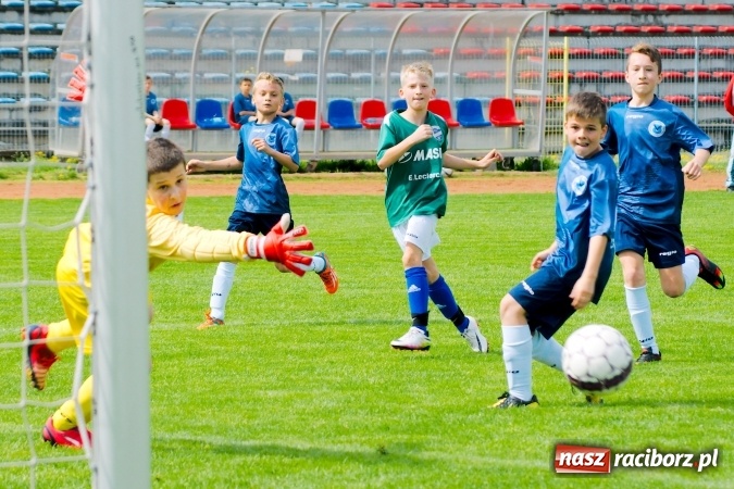 Zdjęcie w galerii na portalu naszraciborz.pl: III WLM: Trzynaście goli przy Zamkowej. Jastrzębie lepsze od Unii wiadomości z regionu