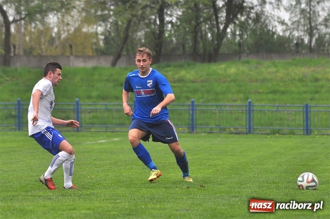 Zdjęcie w galerii na portalu naszraciborz.pl: Nerwowo, ale szczęśliwie. Unia wygrywa ze Spójnią Landek wiadomości z regionu