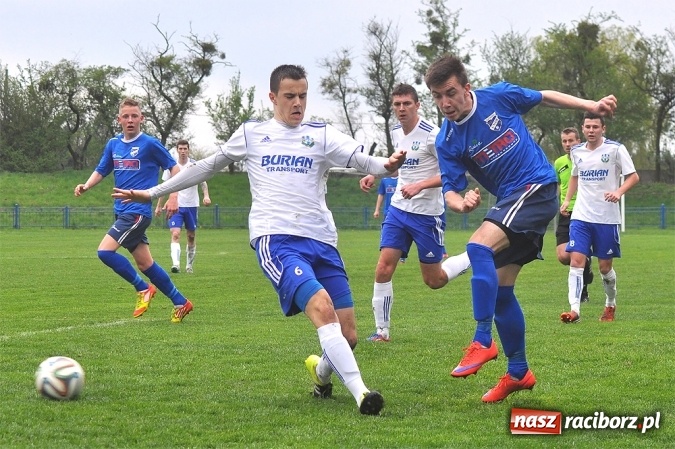 Zdjęcie w galerii na portalu naszraciborz.pl: Nerwowo, ale szczęśliwie. Unia wygrywa ze Spójnią Landek wiadomości z regionu