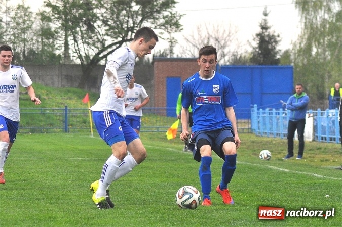 Zdjęcie w galerii na portalu naszraciborz.pl: Nerwowo, ale szczęśliwie. Unia wygrywa ze Spójnią Landek wiadomości z regionu