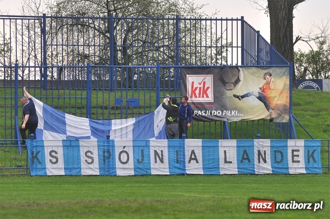 Zdjęcie w galerii na portalu naszraciborz.pl: Nerwowo, ale szczęśliwie. Unia wygrywa ze Spójnią Landek wiadomości z regionu