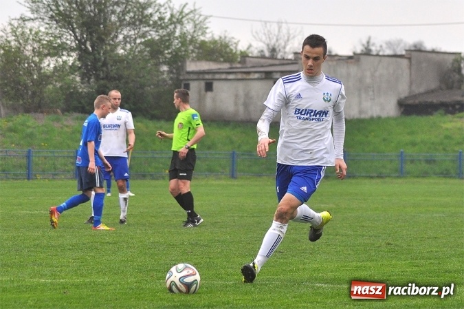 Zdjęcie w galerii na portalu naszraciborz.pl: Nerwowo, ale szczęśliwie. Unia wygrywa ze Spójnią Landek wiadomości z regionu