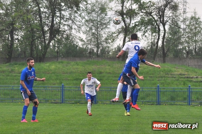 Zdjęcie w galerii na portalu naszraciborz.pl: Nerwowo, ale szczęśliwie. Unia wygrywa ze Spójnią Landek wiadomości z regionu