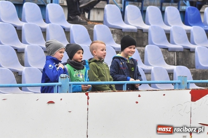 Zdjęcie w galerii na portalu naszraciborz.pl: Nerwowo, ale szczęśliwie. Unia wygrywa ze Spójnią Landek wiadomości z regionu